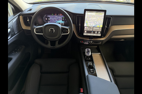 Volvo XC60 2.0 T8 455PK AWD PLUS DARK NIEUWE AUTO HARMAN KARDON 360.CAM STOEL/STUUR VERW LEER vapour grey