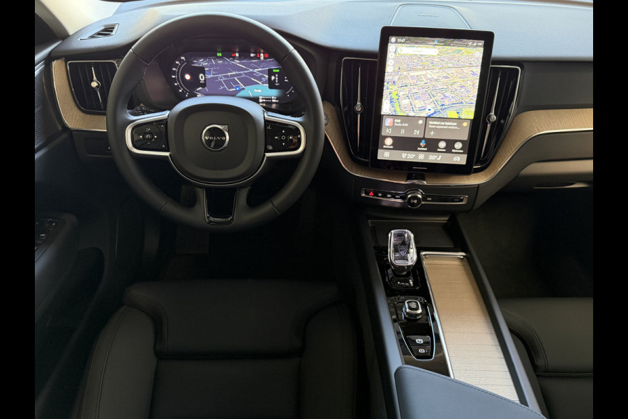 Volvo XC60 2.0 T8 455PK AWD PLUS DARK NIEUWE AUTO HARMAN KARDON 360.CAM STOEL/STUUR VERW LEER vapour grey