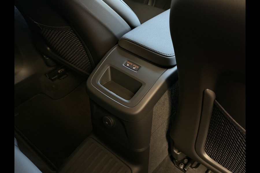 Volvo XC60 2.0 T8 455PK AWD PLUS DARK NIEUWE AUTO HARMAN KARDON 360.CAM STOEL/STUUR VERW LEER vapour grey