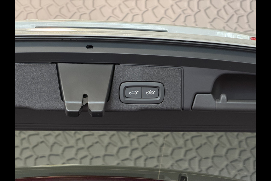 Volvo XC60 2.0 T8 455PK AWD PLUS DARK NIEUWE AUTO HARMAN KARDON 360.CAM STOEL/STUUR VERW LEER vapour grey