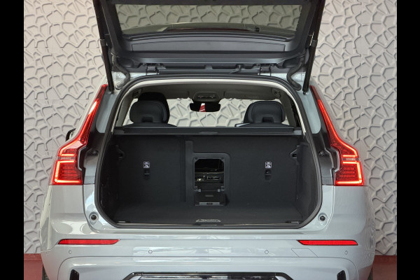 Volvo XC60 2.0 T8 455PK AWD PLUS DARK NIEUWE AUTO HARMAN KARDON 360.CAM STOEL/STUUR VERW LEER vapour grey