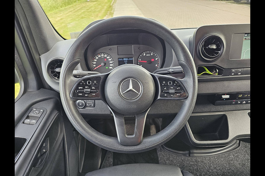 Mercedes-Benz Sprinter 315 L3H2 Mbux Navi Automaat Airco Camera 3-Zits/ Leer Euro6!