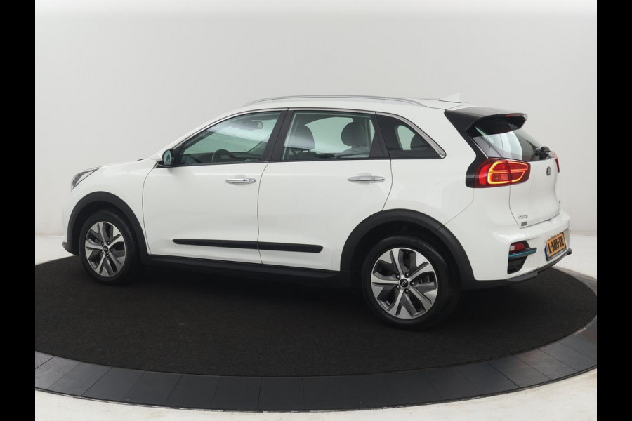 Kia e-Niro ComfortLine 64 kWh | SOH 95.9% | Adaptive cruise | Half Leder | Carplay | Climate control | Camera | Navigatie | Park assist
