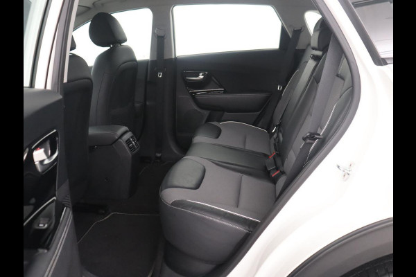 Kia e-Niro ComfortLine 64 kWh | SOH 95.9% | Adaptive cruise | Half Leder | Carplay | Climate control | Camera | Navigatie | Park assist