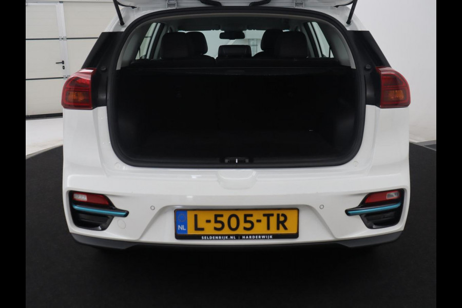 Kia e-Niro ComfortLine 64 kWh | SOH 95.9% | Adaptive cruise | Half Leder | Carplay | Climate control | Camera | Navigatie | Park assist