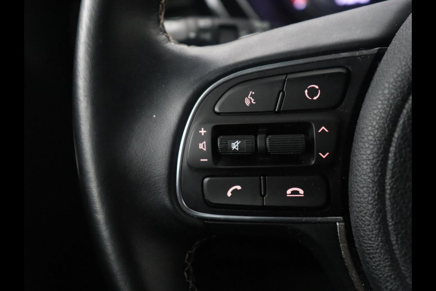 Kia e-Niro ComfortLine 64 kWh | SOH 95.9% | Adaptive cruise | Half Leder | Carplay | Climate control | Camera | Navigatie | Park assist