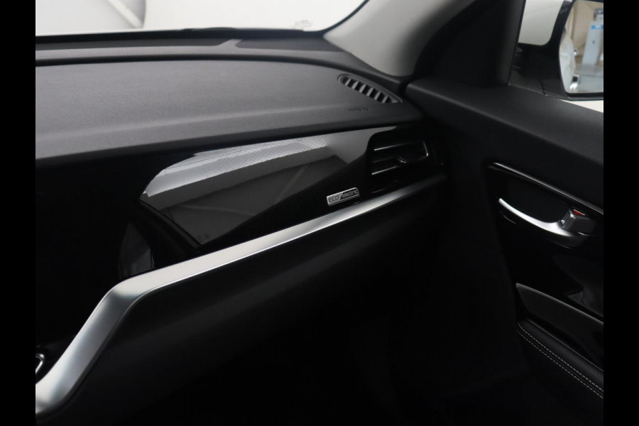 Kia e-Niro ComfortLine 64 kWh | SOH 95.9% | Adaptive cruise | Half Leder | Carplay | Climate control | Camera | Navigatie | Park assist