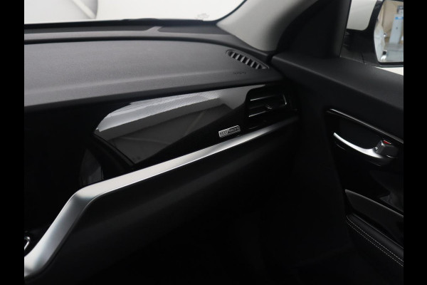Kia e-Niro ComfortLine 64 kWh | SOH 95.9% | Adaptive cruise | Half Leder | Carplay | Climate control | Camera | Navigatie | Park assist