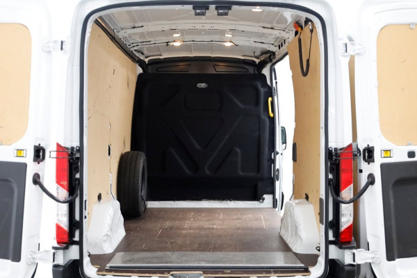 Ford Transit 2.0 TDCI 130pk E6 L2H2 Trend Airco/Navi/ACC/Laadklep 500kg 11-2019