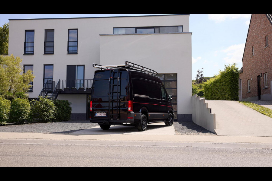 Volkswagen Crafter 2.0 TDI 177pk DSG L3H3 Shadow X Limited edition nr13/50 | Exclusive