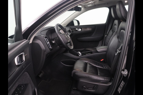 Volvo XC40 1.5 T4 Plug-in hybrid Ultimate Dark | SOH 87,6% | Panoramadak | Trekhaak | Leder | Stuur/stoel verwarming | Harman/kardon | Adaptive cruise | Camera |