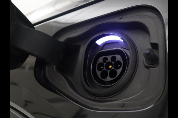 Volvo XC40 1.5 T4 Plug-in hybrid Ultimate Dark | SOH 87,6% | Panoramadak | Trekhaak | Leder | Stuur/stoel verwarming | Harman/kardon | Adaptive cruise | Camera |