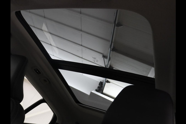 Volvo XC40 1.5 T4 Plug-in hybrid Ultimate Dark | SOH 87,6% | Panoramadak | Trekhaak | Leder | Stuur/stoel verwarming | Harman/kardon | Adaptive cruise | Camera |