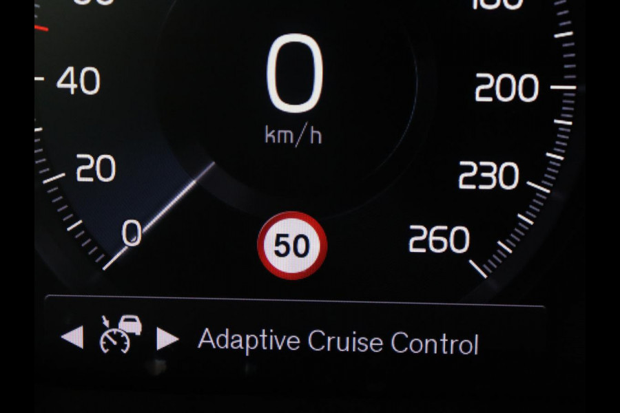 Volvo XC40 1.5 T4 Plug-in hybrid Ultimate Dark | SOH 87,6% | Panoramadak | Trekhaak | Leder | Stuur/stoel verwarming | Harman/kardon | Adaptive cruise | Camera |