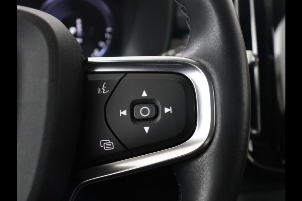 Volvo XC40 1.5 T4 Plug-in hybrid Ultimate Dark | SOH 87,6% | Panoramadak | Trekhaak | Leder | Stuur/stoel verwarming | Harman/kardon | Adaptive cruise | Camera |