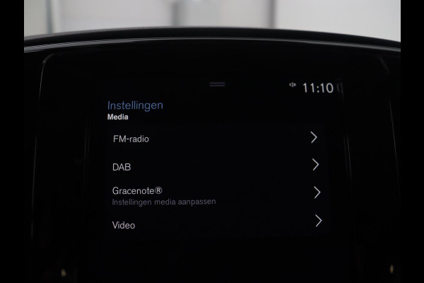 Volvo XC40 1.5 T4 Plug-in hybrid Ultimate Dark | SOH 87,6% | Panoramadak | Trekhaak | Leder | Stuur/stoel verwarming | Harman/kardon | Adaptive cruise | Camera |