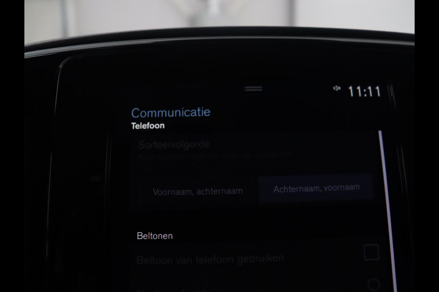 Volvo XC40 1.5 T4 Plug-in hybrid Ultimate Dark | SOH 87,6% | Panoramadak | Trekhaak | Leder | Stuur/stoel verwarming | Harman/kardon | Adaptive cruise | Camera |