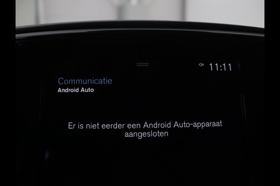 Volvo XC40 1.5 T4 Plug-in hybrid Ultimate Dark | SOH 87,6% | Panoramadak | Trekhaak | Leder | Stuur/stoel verwarming | Harman/kardon | Adaptive cruise | Camera |