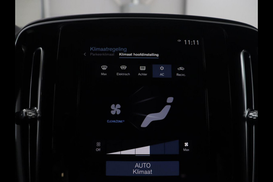 Volvo XC40 1.5 T4 Plug-in hybrid Ultimate Dark | SOH 87,6% | Panoramadak | Trekhaak | Leder | Stuur/stoel verwarming | Harman/kardon | Adaptive cruise | Camera |