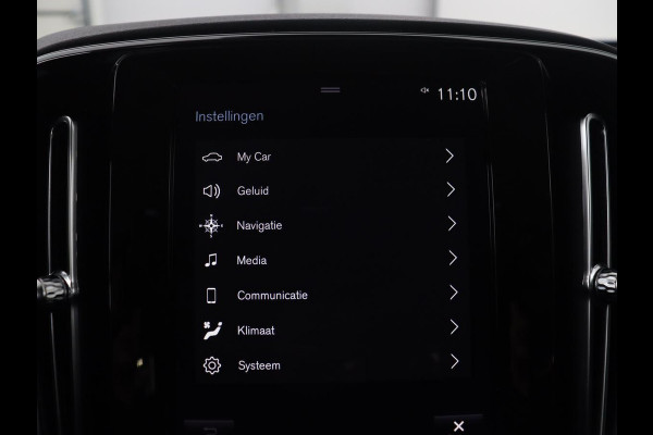 Volvo XC40 1.5 T4 Plug-in hybrid Ultimate Dark | SOH 87,6% | Panoramadak | Trekhaak | Leder | Stuur/stoel verwarming | Harman/kardon | Adaptive cruise | Camera |