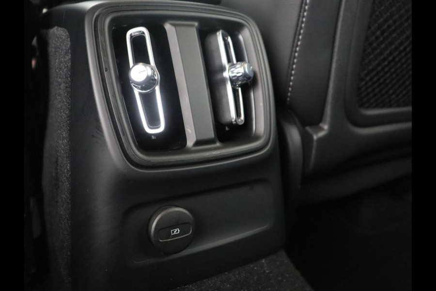 Volvo XC40 1.5 T4 Plug-in hybrid Ultimate Dark | SOH 87,6% | Panoramadak | Trekhaak | Leder | Stuur/stoel verwarming | Harman/kardon | Adaptive cruise | Camera |