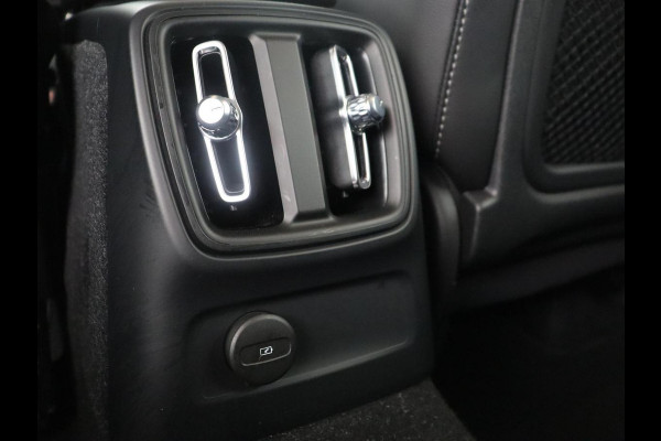 Volvo XC40 1.5 T4 Plug-in hybrid Ultimate Dark | SOH 87,6% | Panoramadak | Trekhaak | Leder | Stuur/stoel verwarming | Harman/kardon | Adaptive cruise | Camera |