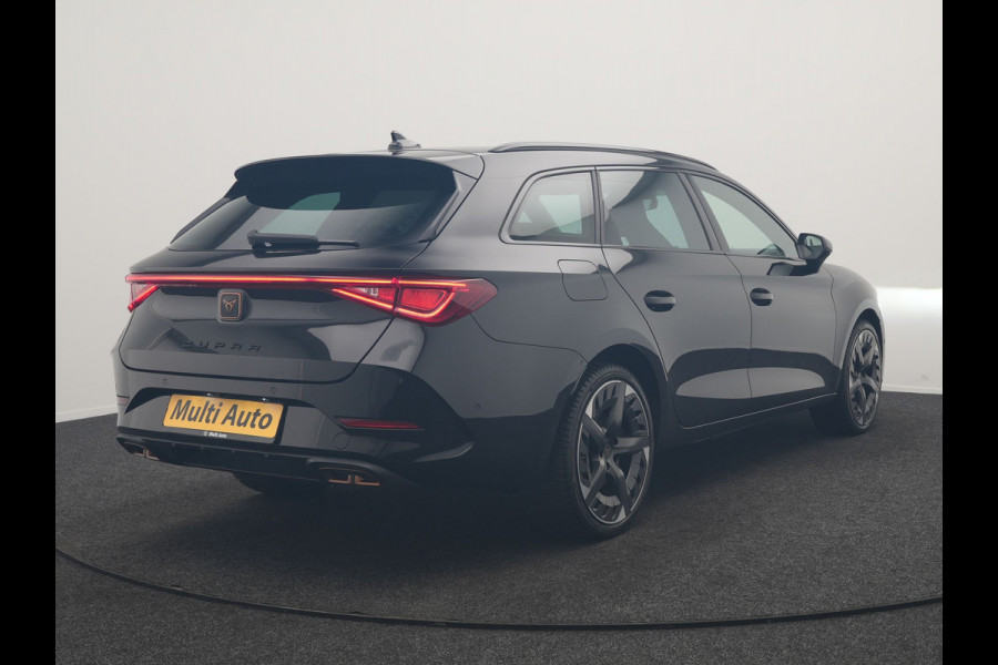 CUPRA Leon Sportstourer 1.4 e-Hybrid VZ PHEV 245pk Dealer O.H | Trekhaak Af Fabriek | Camera | Sfeerverlichting | Sportstoelen & Stuur Verwarmd | Apple Carplay | Keyless | Virtual | Navigatie | DAB | 19"L.M | Cruise Control | Plug In Hybrid |