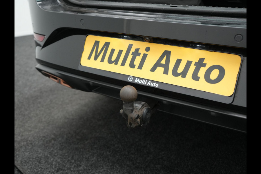 CUPRA Leon Sportstourer 1.4 e-Hybrid VZ PHEV 245pk Dealer O.H | Trekhaak Af Fabriek | Camera | Sfeerverlichting | Sportstoelen & Stuur Verwarmd | Apple Carplay | Keyless | Virtual | Navigatie | DAB | 19"L.M | Cruise Control | Plug In Hybrid |