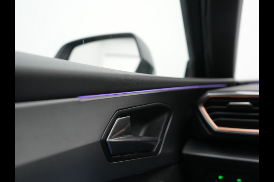 CUPRA Leon Sportstourer 1.4 e-Hybrid VZ PHEV 245pk Dealer O.H | Trekhaak Af Fabriek | Camera | Sfeerverlichting | Sportstoelen & Stuur Verwarmd | Apple Carplay | Keyless | Virtual | Navigatie | DAB | 19"L.M | Cruise Control | Plug In Hybrid |