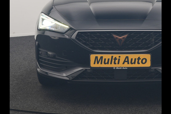 CUPRA Leon Sportstourer 1.4 e-Hybrid VZ PHEV 245pk Dealer O.H | Trekhaak Af Fabriek | Camera | Sfeerverlichting | Sportstoelen & Stuur Verwarmd | Apple Carplay | Keyless | Virtual | Navigatie | DAB | 19"L.M | Cruise Control | Plug In Hybrid |