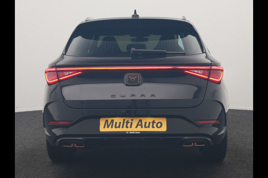CUPRA Leon Sportstourer 1.4 e-Hybrid VZ PHEV 245pk Dealer O.H | Trekhaak Af Fabriek | Camera | Sfeerverlichting | Sportstoelen & Stuur Verwarmd | Apple Carplay | Keyless | Virtual | Navigatie | DAB | 19"L.M | Cruise Control | Plug In Hybrid |