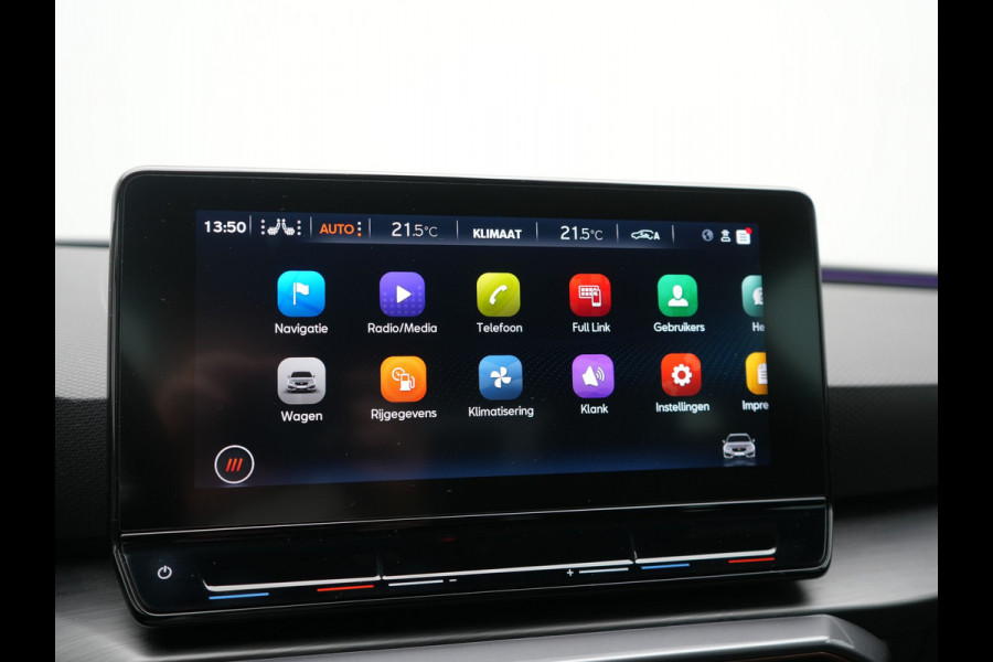 CUPRA Leon Sportstourer 1.4 e-Hybrid VZ PHEV 245pk Dealer O.H | Trekhaak Af Fabriek | Camera | Sfeerverlichting | Sportstoelen & Stuur Verwarmd | Apple Carplay | Keyless | Virtual | Navigatie | DAB | 19"L.M | Cruise Control | Plug In Hybrid |