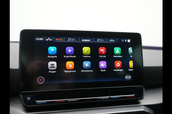 CUPRA Leon Sportstourer 1.4 e-Hybrid VZ PHEV 245pk Dealer O.H | Trekhaak Af Fabriek | Camera | Sfeerverlichting | Sportstoelen & Stuur Verwarmd | Apple Carplay | Keyless | Virtual | Navigatie | DAB | 19"L.M | Cruise Control | Plug In Hybrid |