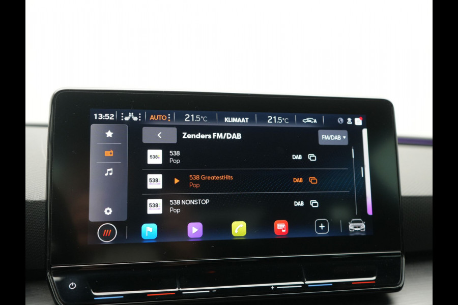 CUPRA Leon Sportstourer 1.4 e-Hybrid VZ PHEV 245pk Dealer O.H | Trekhaak Af Fabriek | Camera | Sfeerverlichting | Sportstoelen & Stuur Verwarmd | Apple Carplay | Keyless | Virtual | Navigatie | DAB | 19"L.M | Cruise Control | Plug In Hybrid |