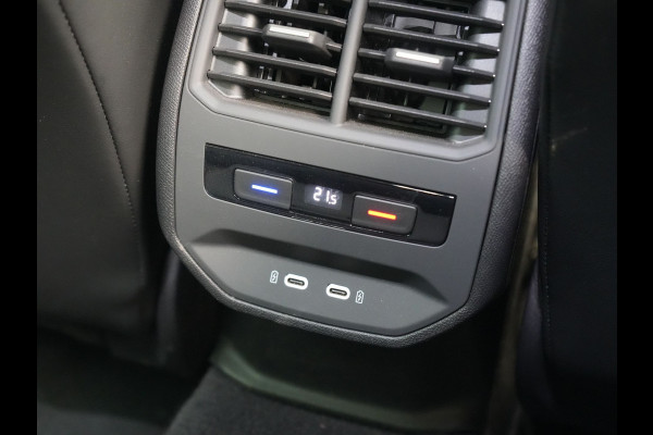 CUPRA Leon Sportstourer 1.4 e-Hybrid VZ PHEV 245pk Dealer O.H | Trekhaak Af Fabriek | Camera | Sfeerverlichting | Sportstoelen & Stuur Verwarmd | Apple Carplay | Keyless | Virtual | Navigatie | DAB | 19"L.M | Cruise Control | Plug In Hybrid |