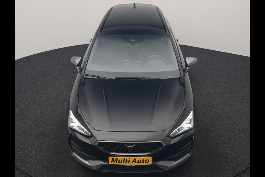 CUPRA Leon Sportstourer 1.4 e-Hybrid VZ PHEV 245pk Dealer O.H | Trekhaak Af Fabriek | Camera | Sfeerverlichting | Sportstoelen & Stuur Verwarmd | Apple Carplay | Keyless | Virtual | Navigatie | DAB | 19"L.M | Cruise Control | Plug In Hybrid |