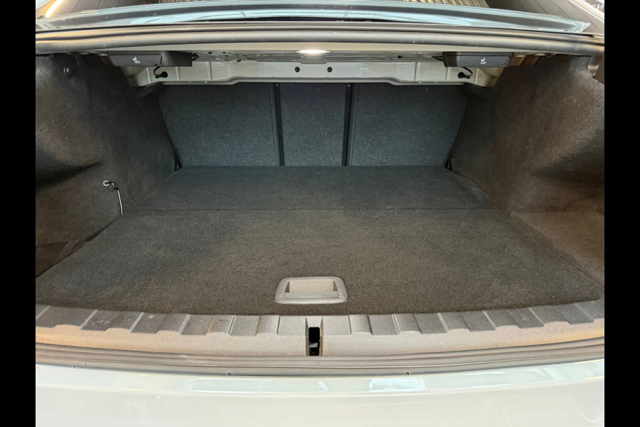 BMW 3-serie 330e High Executive|M-SPORT|DAK|H&K|HuD|MEMORY|360 CAMERA|KEYLESS|CARPLAY|DEALERONDERHOUDEN|AMBIENT|GARANTIE|292PK|VOL