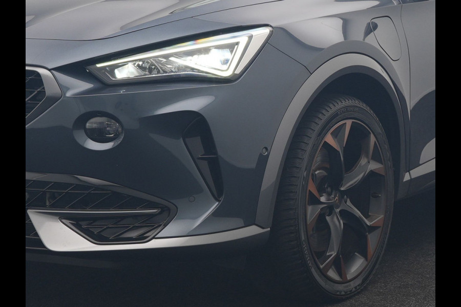 CUPRA Formentor 1.4 e-Hybrid VZ Copper Edition PHEV 245pk Dealer O.H | Panodak | Adaptive Cruise | Camera | Sportstoelen & Stuur Verwarmd | Keyless | Blis | Sfeerverlichting | Apple Carplay | DAB | Navigatie | Virtual | 19"L.M | Plug In Hybrid