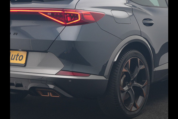 CUPRA Formentor 1.4 e-Hybrid VZ Copper Edition PHEV 245pk Dealer O.H | Panodak | Adaptive Cruise | Camera | Sportstoelen & Stuur Verwarmd | Keyless | Blis | Sfeerverlichting | Apple Carplay | DAB | Navigatie | Virtual | 19"L.M | Plug In Hybrid