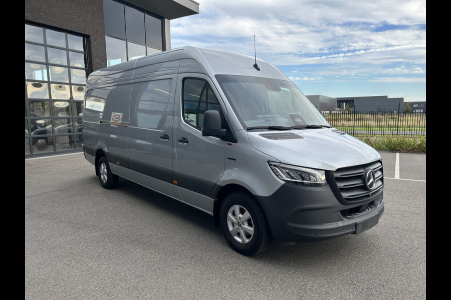 Mercedes-Benz eSprinter 320 L3 H2 Select 81kWh / Snel laden 115Kw / LED / Distronic / Carplay / Navigatie / Camera / Parkeersensoren / LMV