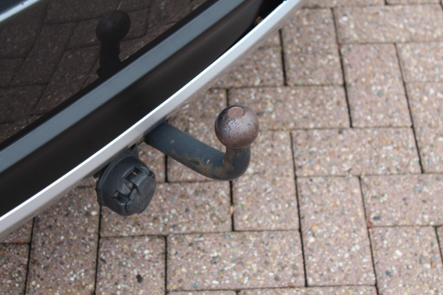 Mazda CX-5 2.0 SkyActiv-G 165 Luxury / Trekhaak / 360Camera / Head-up / Leder / Bose / Keyless / 19'' / Dodehoek / Navigatie / DAB / Stoelventilatie+Verwarming / Cruise Control
