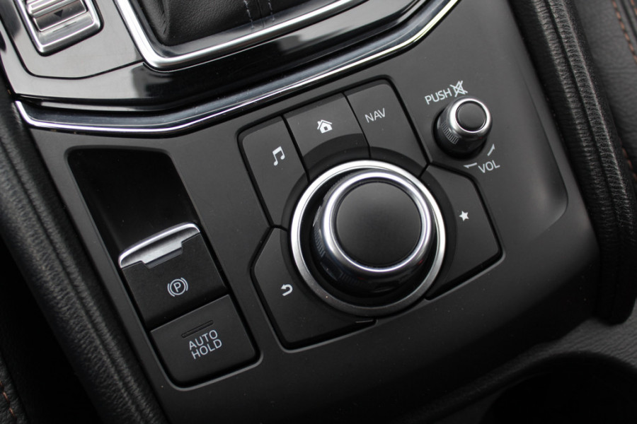Mazda CX-5 2.0 SkyActiv-G 165 Luxury / Trekhaak / 360Camera / Head-up / Leder / Bose / Keyless / 19'' / Dodehoek / Navigatie / DAB / Stoelventilatie+Verwarming / Cruise Control