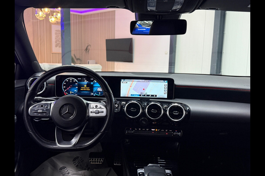 Mercedes-Benz A-Klasse 180 Business Solution AMG | MBUX | LED | Camera | Cruise | Lane Assist | Dodehoek