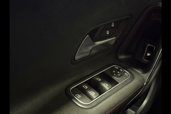 Mercedes-Benz A-Klasse 180 Business Solution AMG | MBUX | LED | Camera | Cruise | Lane Assist | Dodehoek
