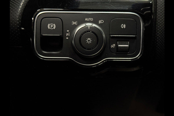 Mercedes-Benz A-Klasse 180 Business Solution AMG | MBUX | LED | Camera | Cruise | Lane Assist | Dodehoek
