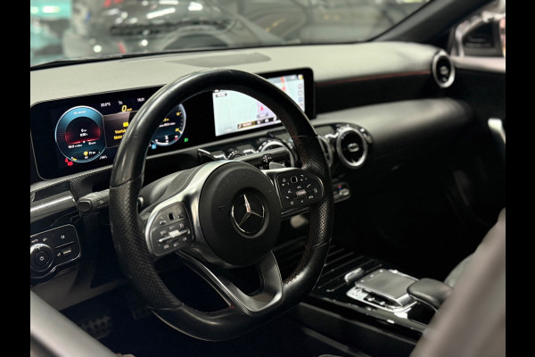 Mercedes-Benz A-Klasse 180 Business Solution AMG | MBUX | LED | Camera | Cruise | Lane Assist | Dodehoek