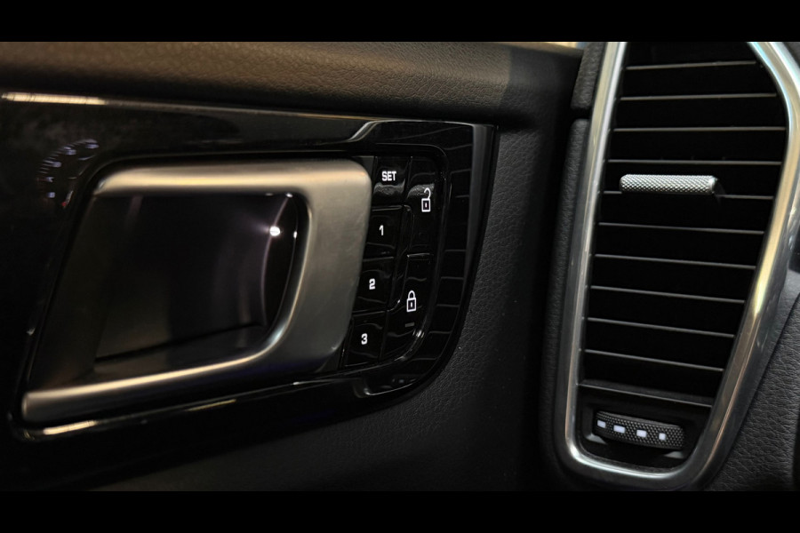 Porsche Cayenne Coupé 3.0 E-Hybrid PANO|BOSE|SOFTCLOSE|SPORTUITLAAT|KEYLESS|360 CAMERA|TREKHAAK|BOSE|22 INCH|90%SOH|BOMVOL!