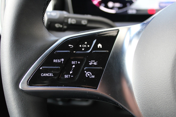 Mercedes-Benz V-Klasse 300d / XXL / AMG / DC / 3.000 KM!! / 2x Elec Schuifdeur / Burmester / NIEUWSTAAT
