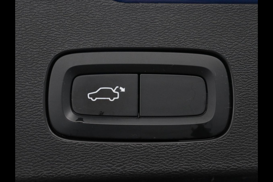 Volvo V60 2.0 T5 R-Design | Trekhaak | Navigatie | Apple carplay | LED | Stuurwielverwarming |