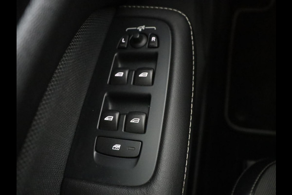 Volvo V60 2.0 T5 R-Design | Trekhaak | Navigatie | Apple carplay | LED | Stuurwielverwarming |